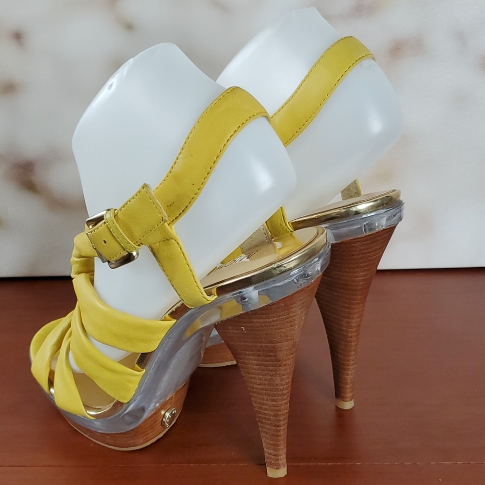 Michael Kors  - 7.5